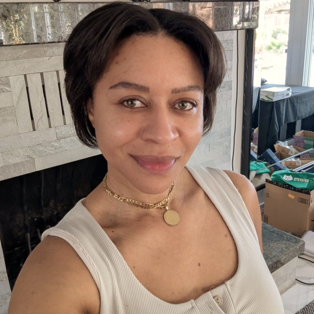Meet your Posher, Crystal